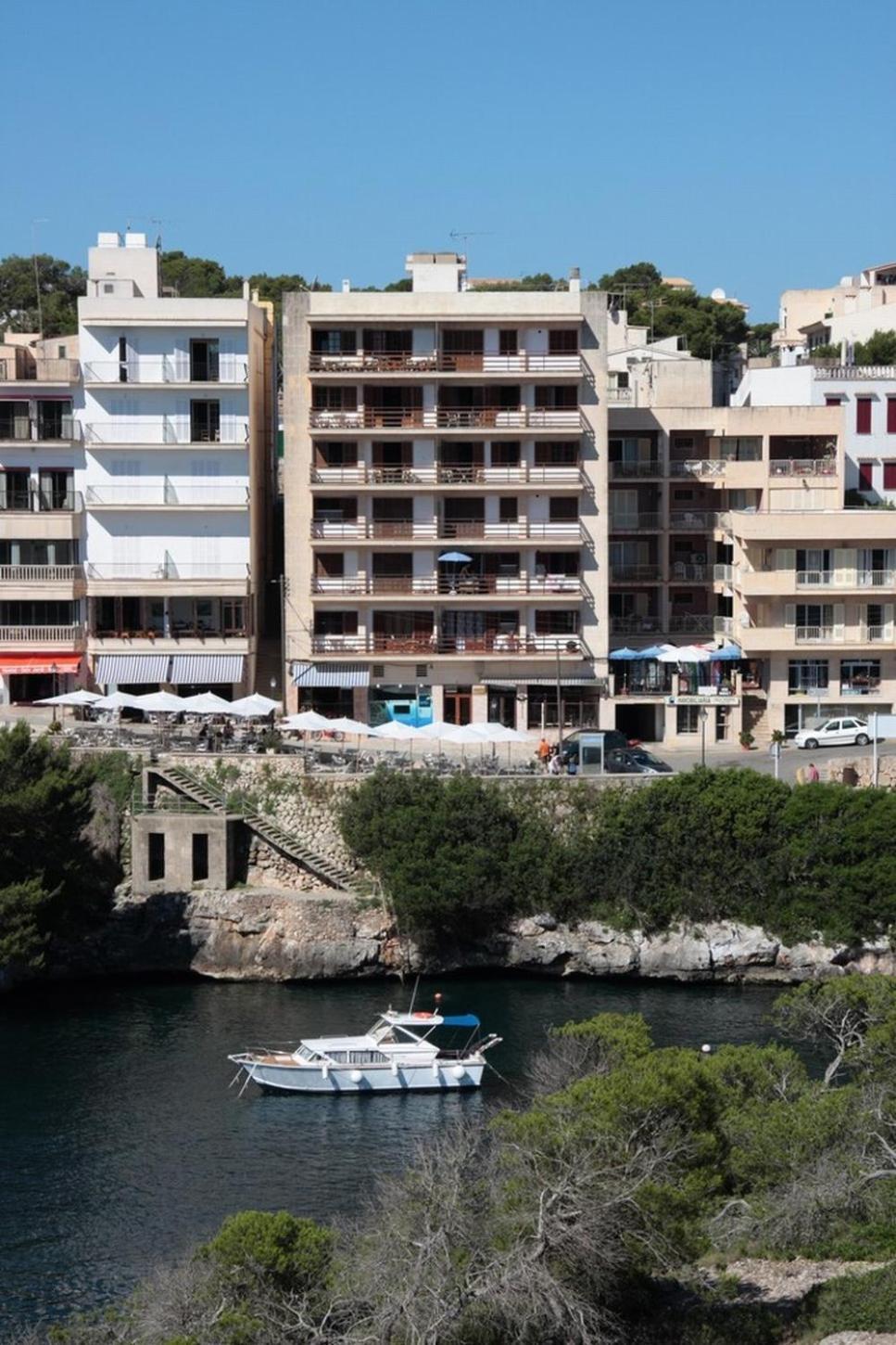 Apartamentos Llevant Кала-Фігера Екстер'єр фото